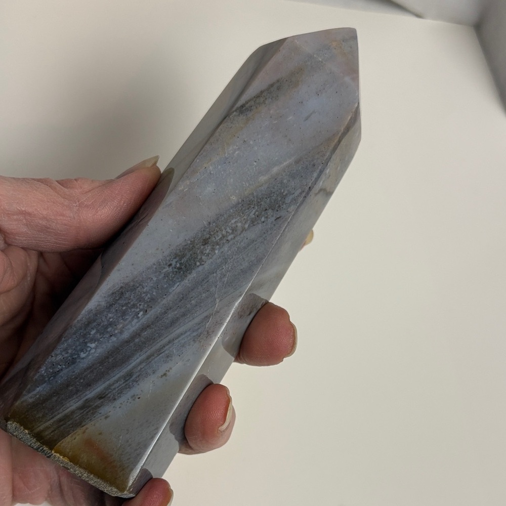 Large chalcedony crystal tower stone